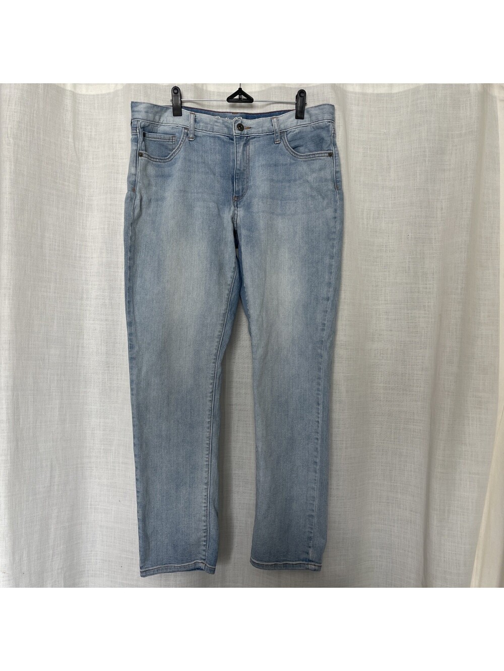 Eddie Bauer Boyfriend Fit Light Wash Straight LegWomen’s 10